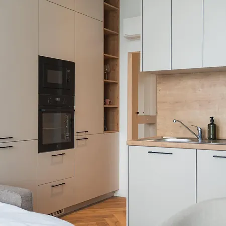 Quiet Retreat - 10 Min From Main Station Apartamento *